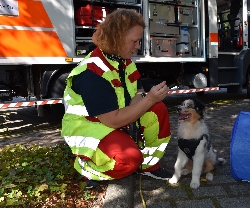Bild 5: Die Rettungshundestaffel vom Katastrophenschutz des Landkreises, Quelle: Landkreis Spree-Neie/Wokrejs Sprjewja-Nysa