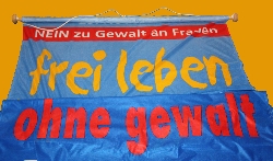 Bild 1: "NEIN ZU HÄUSLICHER GEWALT" / Pressestelle des Landkreises Spree-Neiße