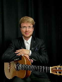 Bild 1: Philipp Seidel an der Gitarre, Quelle: Philipp Seidel