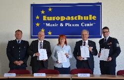 Bild 1: Unterzeichnung Kooperationsvereinbarung, Quelle: Landkreis Spree-Neie/Wokrejs Sprjewja-Nysa